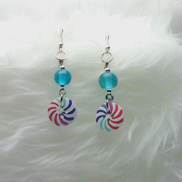 No. 1804 Pretty handmade earrings with half-inch diameter buttons - Picture 1 of 1